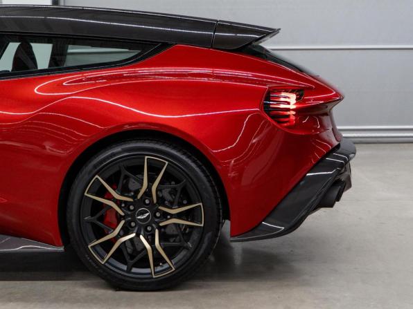 Aston Martin Vanquish Zagato II с пробегом 2019 года, цена 80 900 000 рублей, 4955 км, хэтчбек, Автокод Объявления