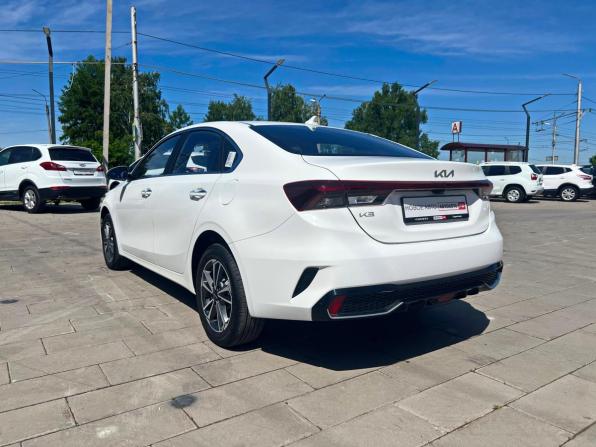 Kia K3 II (China Market) Рестайлинг с пробегом 2023 года, цена 2 590 000 рублей, 58 км, седан, Автокод Объявления