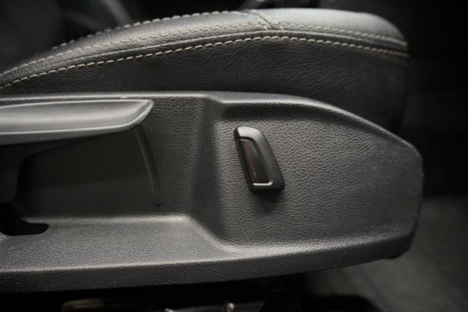 Volkswagen Golf VII с пробегом 2015 года, цена 1 749 020 рублей, 183300 км, универсал, Автокод Объявления