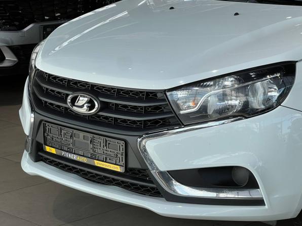 Lada (ВАЗ) Vesta I с пробегом 2017 года, цена 890 000 рублей, 147526 км, седан, Автокод Объявления