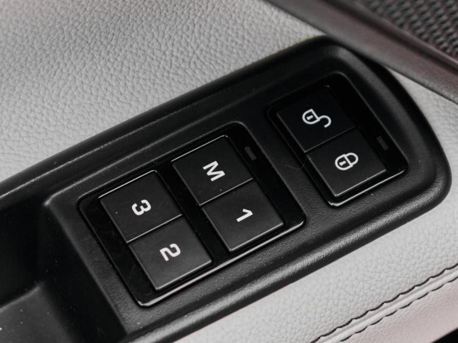 Jaguar XE I Екатеринбург  - изображение 24