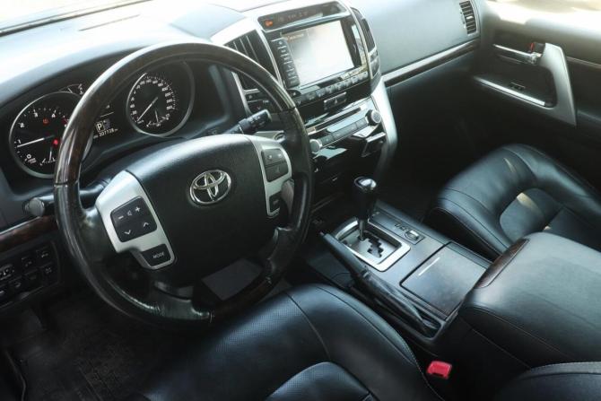 Toyota Land Cruiser 200 Series Рестайлинг 1 с пробегом 2015 года, цена 4 189 000 рублей, 207683 км, внедорожник, Автокод Объявления