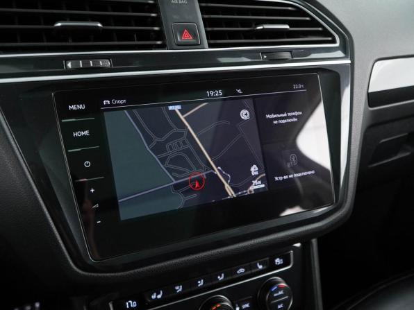 Volkswagen Tiguan II с пробегом 2018 года, цена 3 098 055 рублей, 165038 км, внедорожник, Автокод Объявления