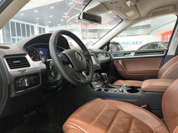 Volkswagen Touareg II Рестайлинг с пробегом 2015 года, цена 3 020 000 рублей, 156132 км, внедорожник, Автокод Объявления