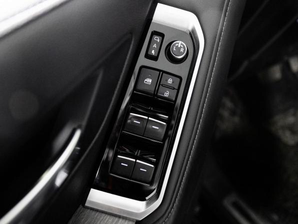 Toyota Land Cruiser 300 Series с пробегом 2021 года, цена 10 070 000 рублей, 155052 км, внедорожник, Автокод Объявления
