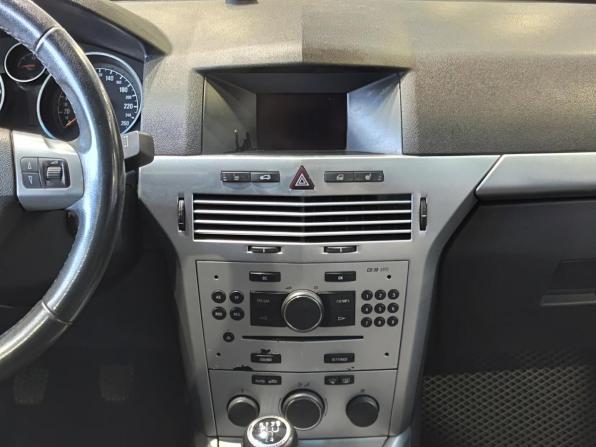 Opel Astra H Рестайлинг с пробегом 2011 года, цена 454 000 рублей, 240205 км, седан, Автокод Объявления