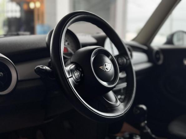 Mini Hatch II (R56) Рестайлинг с пробегом 2013 года, цена 859 000 рублей, 177000 км, хэтчбек, Автокод Объявления