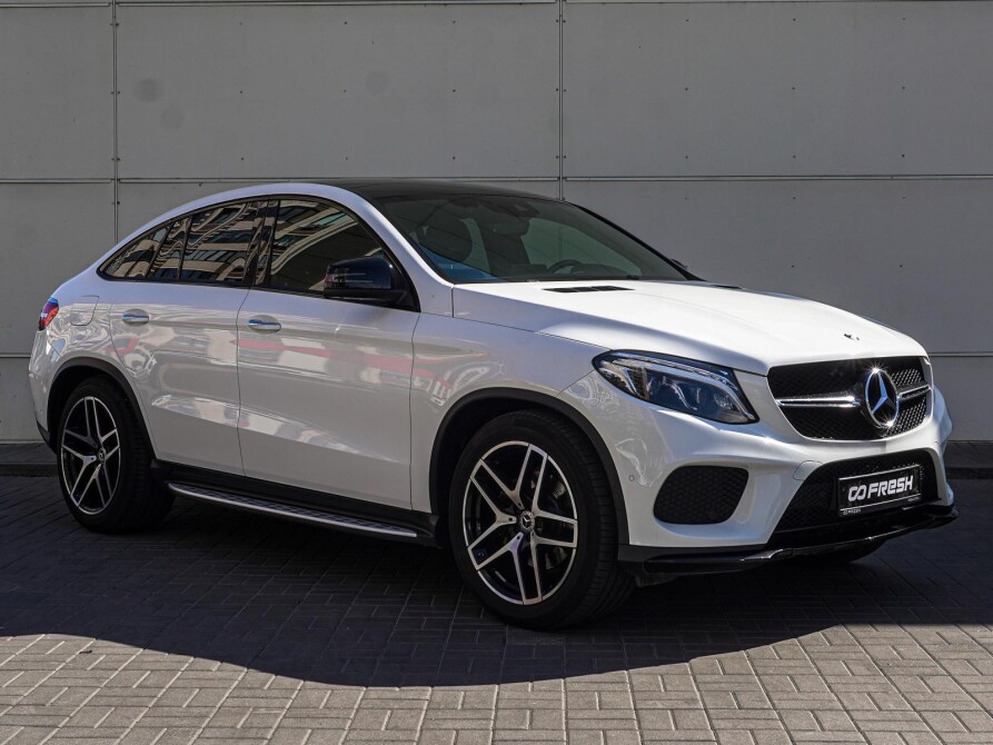 Девушка за рулём gle coupe. Glc 2021. Glc 2021 черный. Mercedes benz gle coupe 3. Glc 2021.