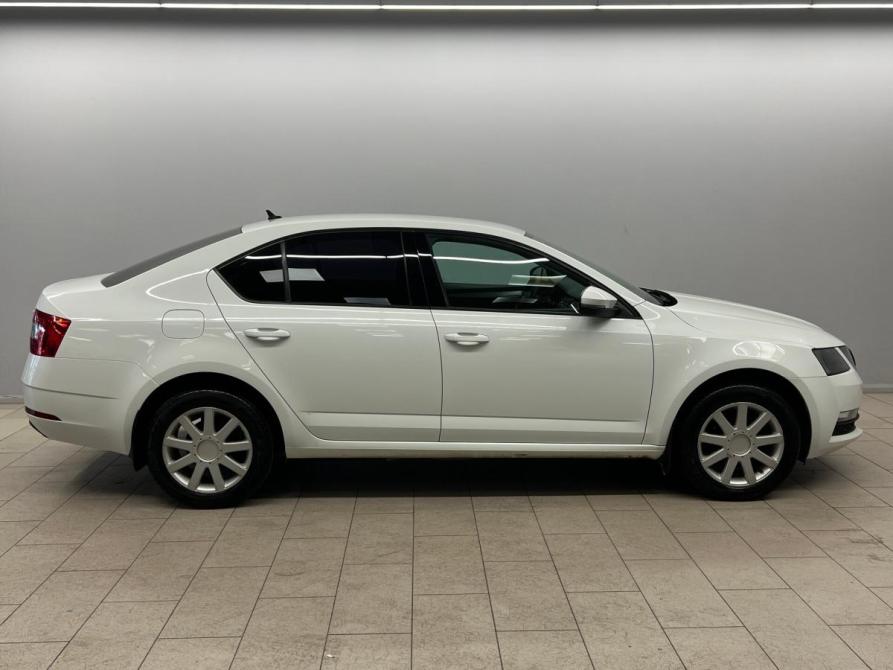 Skoda Octavia III (A7) Рестайлинг Санкт-Петербург  - изображение 5