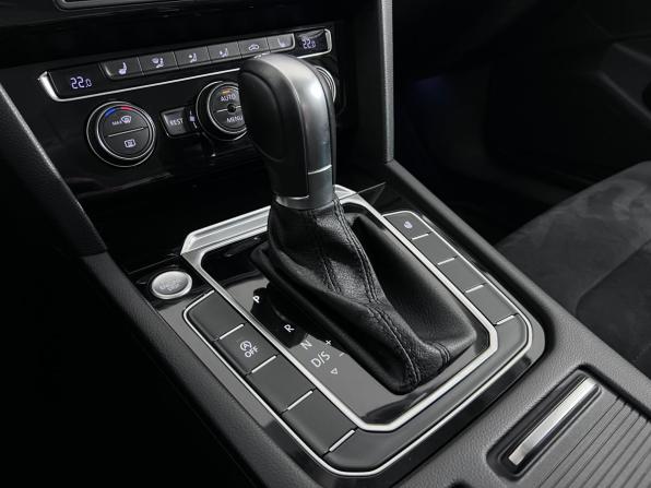 Volkswagen Passat B8 с пробегом 2017 года, цена 2 120 000 рублей, 134851 км, седан, Автокод Объявления