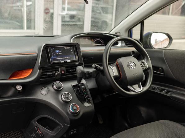 Toyota Sienta II Рестайлинг с пробегом 2021 года, цена 1 535 000 рублей, 107623 км, компактвэн, Автокод Объявления