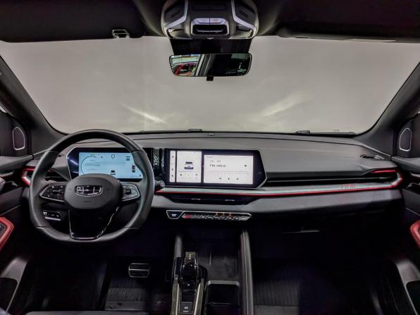 Geely Coolray I Рестайлинг с пробегом 2024 года, цена 2 399 000 рублей, 13329 км, внедорожник, Автокод Объявления