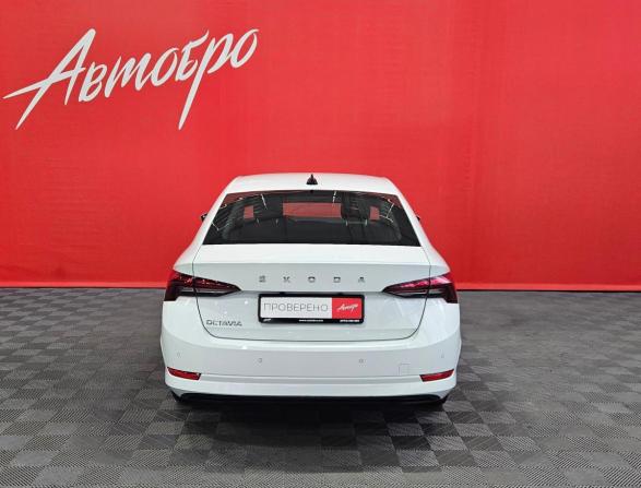 Skoda Octavia IV (A8) с пробегом 2021 года, цена 1 889 000 рублей, 137888 км, лифтбек, Автокод Объявления