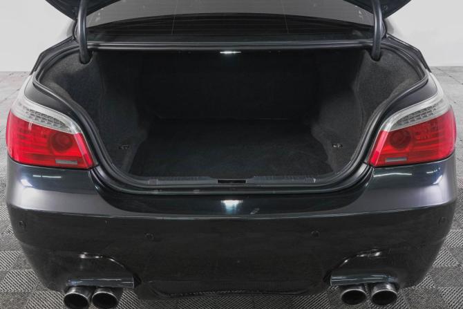 BMW 5 серии V (E60/E61) Рестайлинг с пробегом 2009 года, цена 1 249 000 рублей, 240000 км, седан, Автокод Объявления