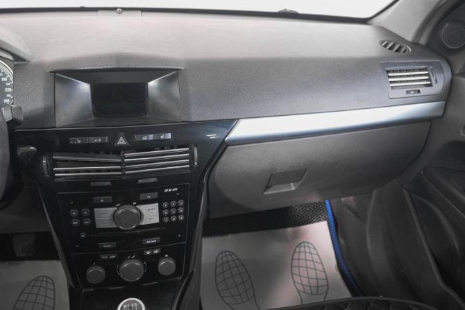 Opel Astra H Рестайлинг с пробегом 2008 года, цена 479 000 рублей, 256000 км, седан, Автокод Объявления