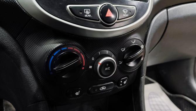 Hyundai Solaris I с пробегом 2013 года, цена 650 000 рублей, 265797 км, седан, Автокод Объявления
