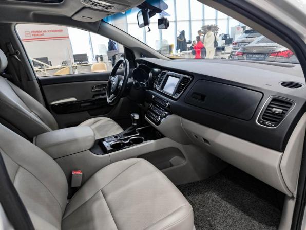 Kia Carnival III с пробегом 2020 года, цена 2 900 000 рублей, 108500 км, минивэн, Автокод Объявления