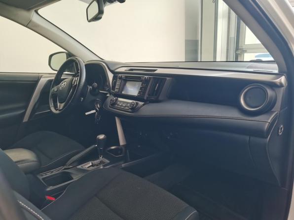 Toyota RAV4 IV (XA40) Рестайлинг с пробегом 2015 года, цена 2 390 000 рублей, 121201 км, внедорожник, Автокод Объявления