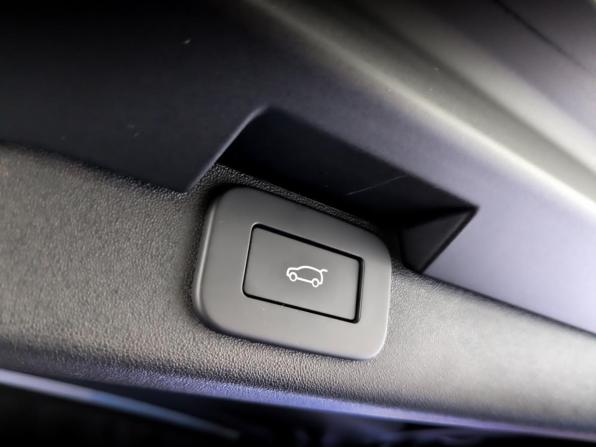 Land Rover Discovery V Рестайлинг с пробегом 2024 года, цена 8 800 000 рублей, 64000 км, внедорожник, Автокод Объявления