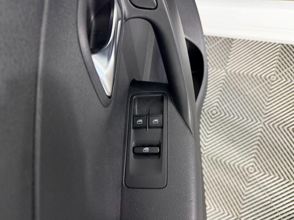 Volkswagen Polo V Рестайлинг с пробегом 2018 года, цена 1 190 000 рублей, 87000 км, седан, Автокод Объявления