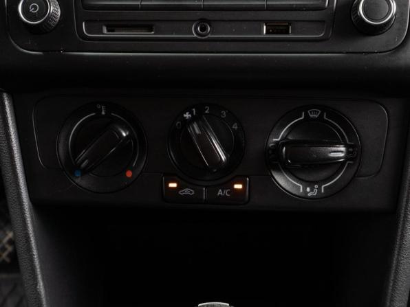 Volkswagen Polo V Рестайлинг с пробегом 2017 года, цена 1 170 000 рублей, 256173 км, седан, Автокод Объявления