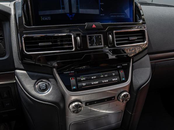 Toyota Land Cruiser 200 Series Рестайлинг 2 с пробегом 2015 года, цена 4 995 000 рублей, 230140 км, внедорожник, Автокод Объявления