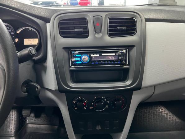 Renault Logan II с пробегом 2014 года, цена 670 000 рублей, 93248 км, седан, Автокод Объявления