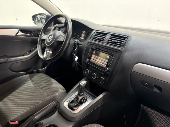 Volkswagen Jetta VI с пробегом 2013 года, цена 919 000 рублей, 234620 км, седан, Автокод Объявления