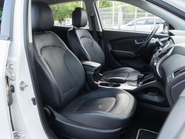Hyundai ix35 I Рестайлинг с пробегом 2015 года, цена 1 560 000 рублей, 130499 км, внедорожник, Автокод Объявления