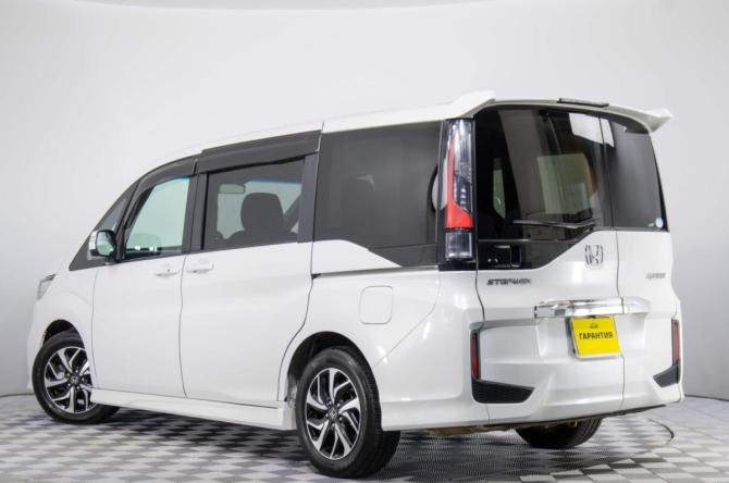 Honda Stepwgn V с пробегом 2017 года, цена 2 149 000 рублей, 146000 км, минивэн, Автокод Объявления