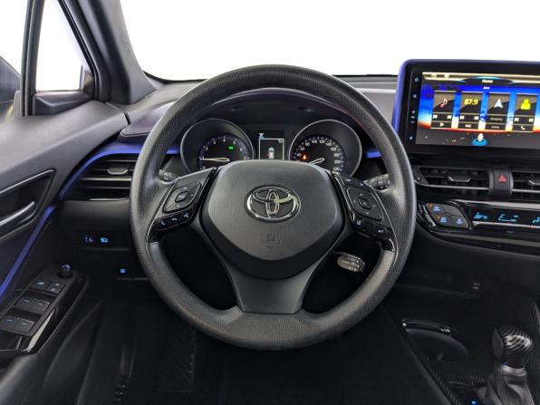 Toyota C-HR I Рестайлинг с пробегом 2021 года, цена 2 895 000 рублей, 47653 км, внедорожник, Автокод Объявления