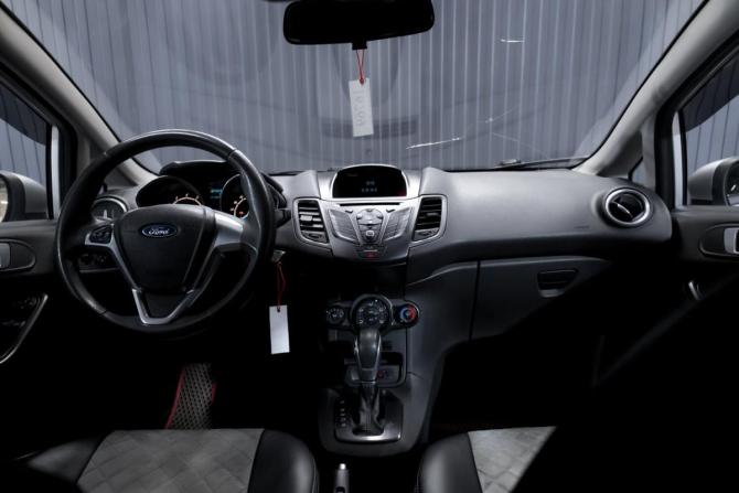 Ford Fiesta Mk6 Рестайлинг с пробегом 2016 года, цена 707 000 рублей, 170001 км, седан, Автокод Объявления