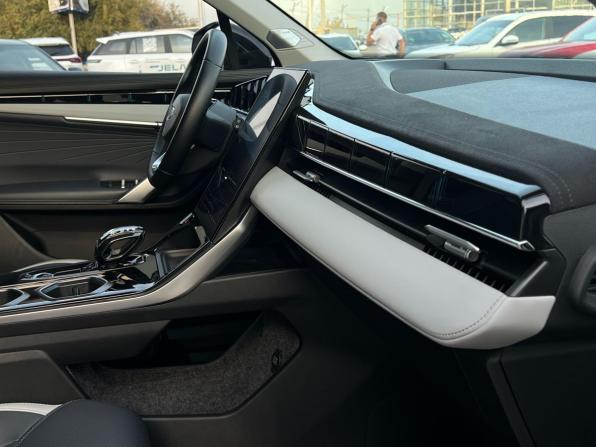 Geely Atlas II с пробегом 2023 года, цена 2 460 000 рублей, 98000 км, внедорожник, Автокод Объявления