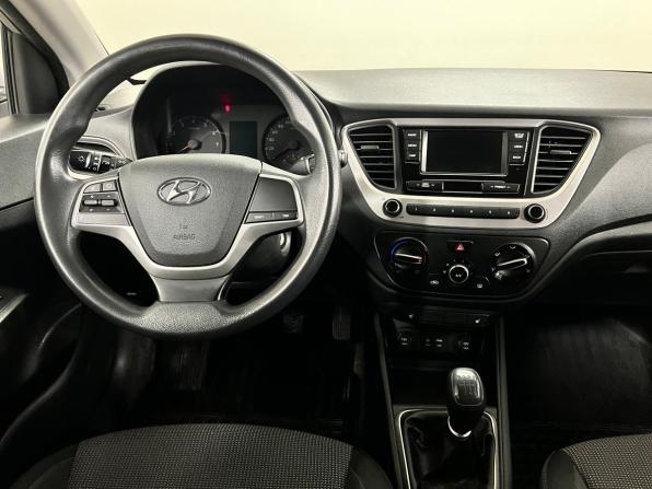 Hyundai Solaris II с пробегом 2018 года, цена 1 091 000 рублей, 214953 км, седан, Автокод Объявления