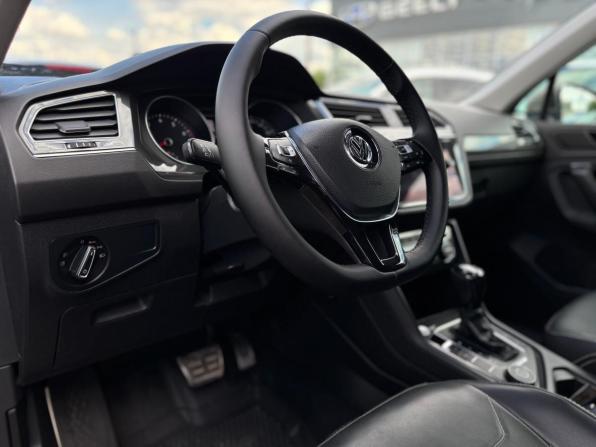 Volkswagen Tiguan II с пробегом 2019 года, цена 2 395 000 рублей, 176079 км, внедорожник, Автокод Объявления