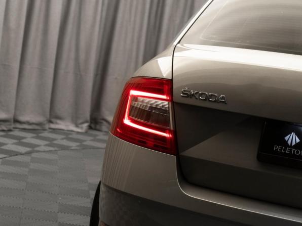 Skoda Octavia III (A7) Рестайлинг с пробегом 2018 года, цена 1 990 000 рублей, 91414 км, лифтбек, Автокод Объявления