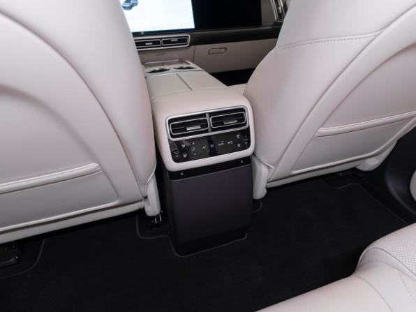 Li Auto (Lixiang) L6 с пробегом 2024 года, цена 6 500 000 рублей, 50 км, внедорожник, Автокод Объявления