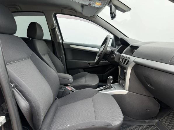 Opel Astra H Рестайлинг с пробегом 2010 года, цена 717 000 рублей, 157909 км, седан, Автокод Объявления