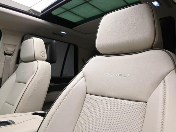 GMC Yukon V с пробегом 2022 года, цена 15 458 900 рублей, 12115 км, внедорожник, Автокод Объявления