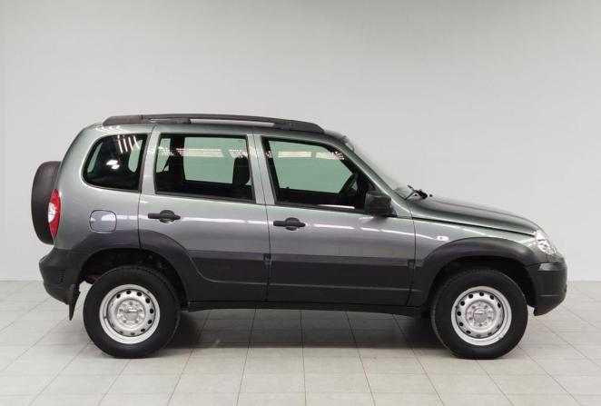 Chevrolet Niva I Рестайлинг с пробегом 2018 года, цена 770 000 рублей, 108274 км, внедорожник, Автокод Объявления