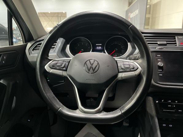 Volkswagen Tiguan II Рестайлинг с пробегом 2021 года, цена 3 325 000 рублей, 54098 км, внедорожник, Автокод Объявления