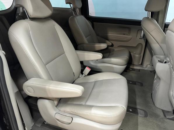 Kia Carnival III с пробегом 2018 года, цена 2 770 000 рублей, 111200 км, минивэн, Автокод Объявления