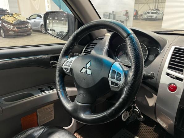Mitsubishi Pajero Sport II Рестайлинг с пробегом 2014 года, цена 1 370 000 рублей, 201687 км, внедорожник, Автокод Объявления