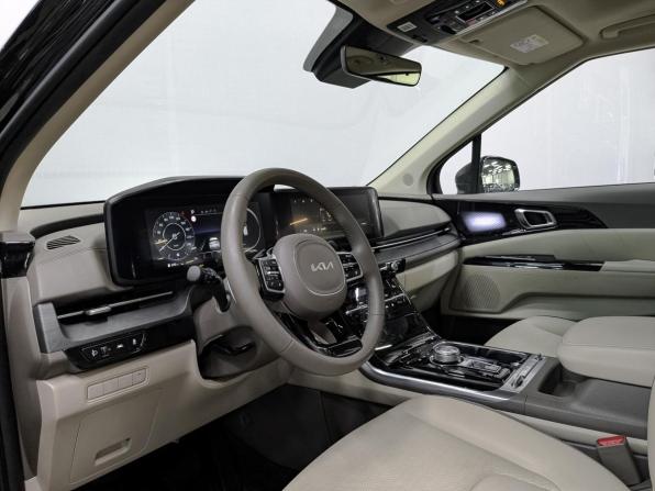 Kia Carnival IV с пробегом 2023 года, цена 4 850 000 рублей, 31601 км, минивэн, Автокод Объявления