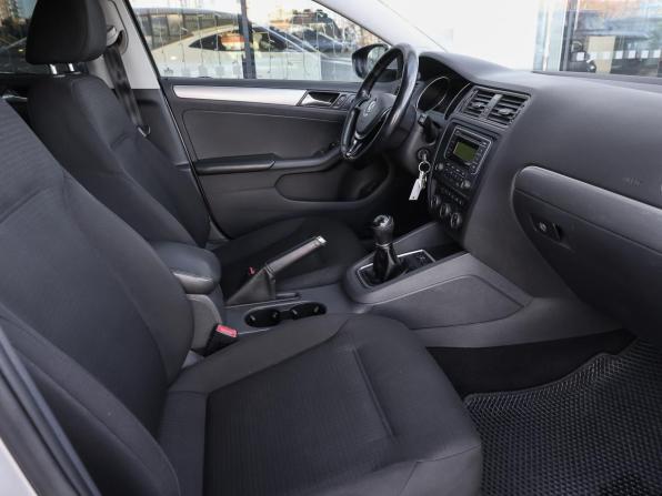 Volkswagen Jetta VI Рестайлинг с пробегом 2015 года, цена 829 000 рублей, 308485 км, седан, Автокод Объявления