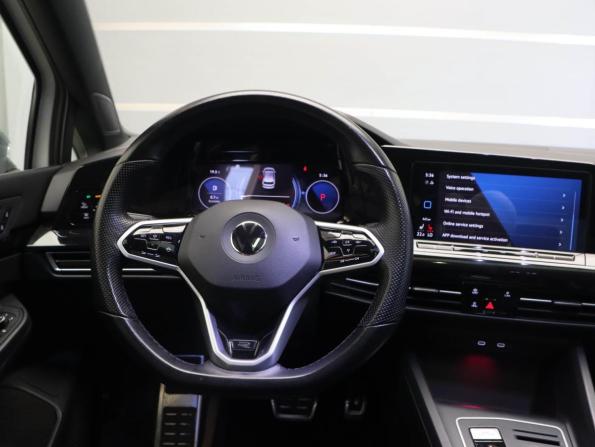 Volkswagen Golf VIII с пробегом 2022 года, цена 2 670 000 рублей, 59000 км, хэтчбек, Автокод Объявления