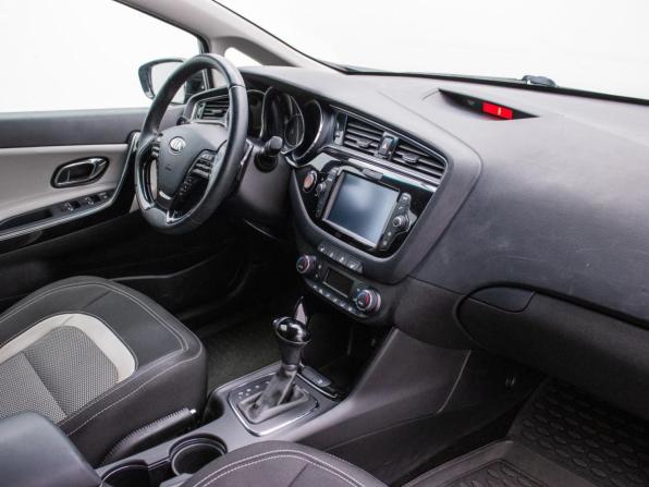 Kia Ceed II Рестайлинг с пробегом 2018 года, цена 1 775 000 рублей, 30257 км, хэтчбек, Автокод Объявления