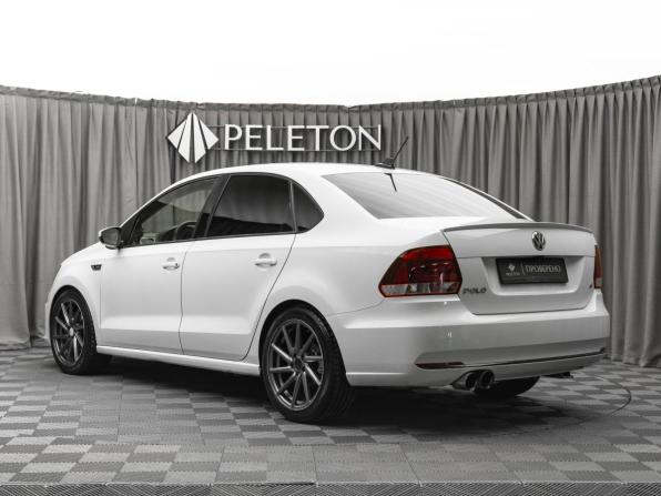 Volkswagen Polo V Рестайлинг с пробегом 2018 года, цена 1 240 000 рублей, 175000 км, седан, Автокод Объявления