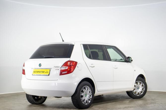 Skoda Fabia II Рестайлинг с пробегом 2013 года, цена 379 000 рублей, 123000 км, хэтчбек, Автокод Объявления
