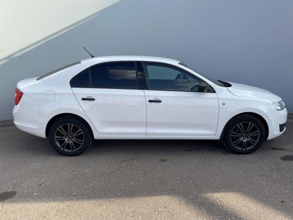 Skoda Rapid I с пробегом 2014 года, цена 920 000 рублей, 185517 км, лифтбек, Автокод Объявления